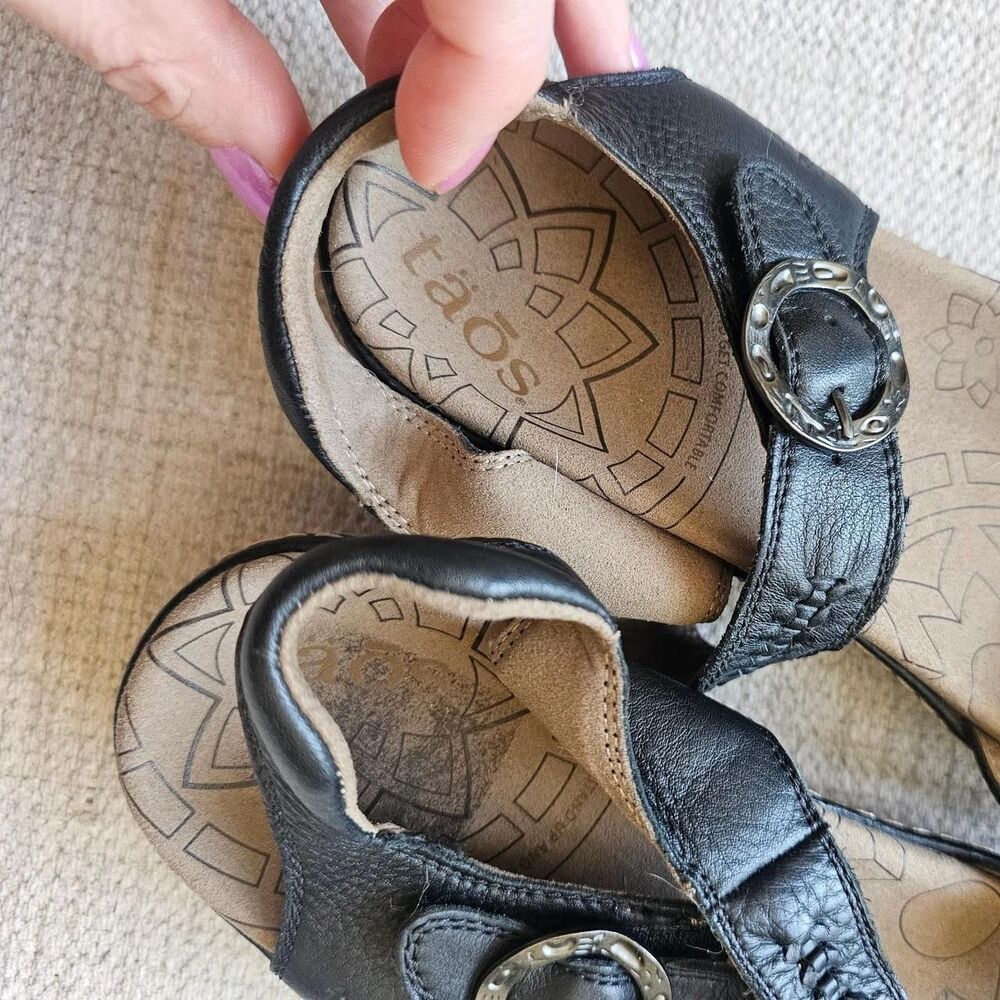 Taos Women's Black Sandals - Picture 5 of 6